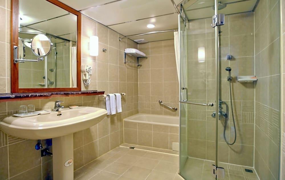 First Hotel Taipei Extérieur photo