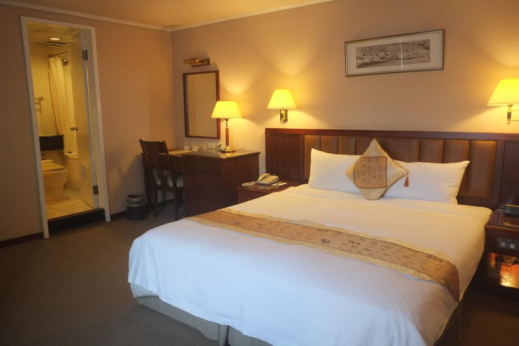 First Hotel Taipei Extérieur photo