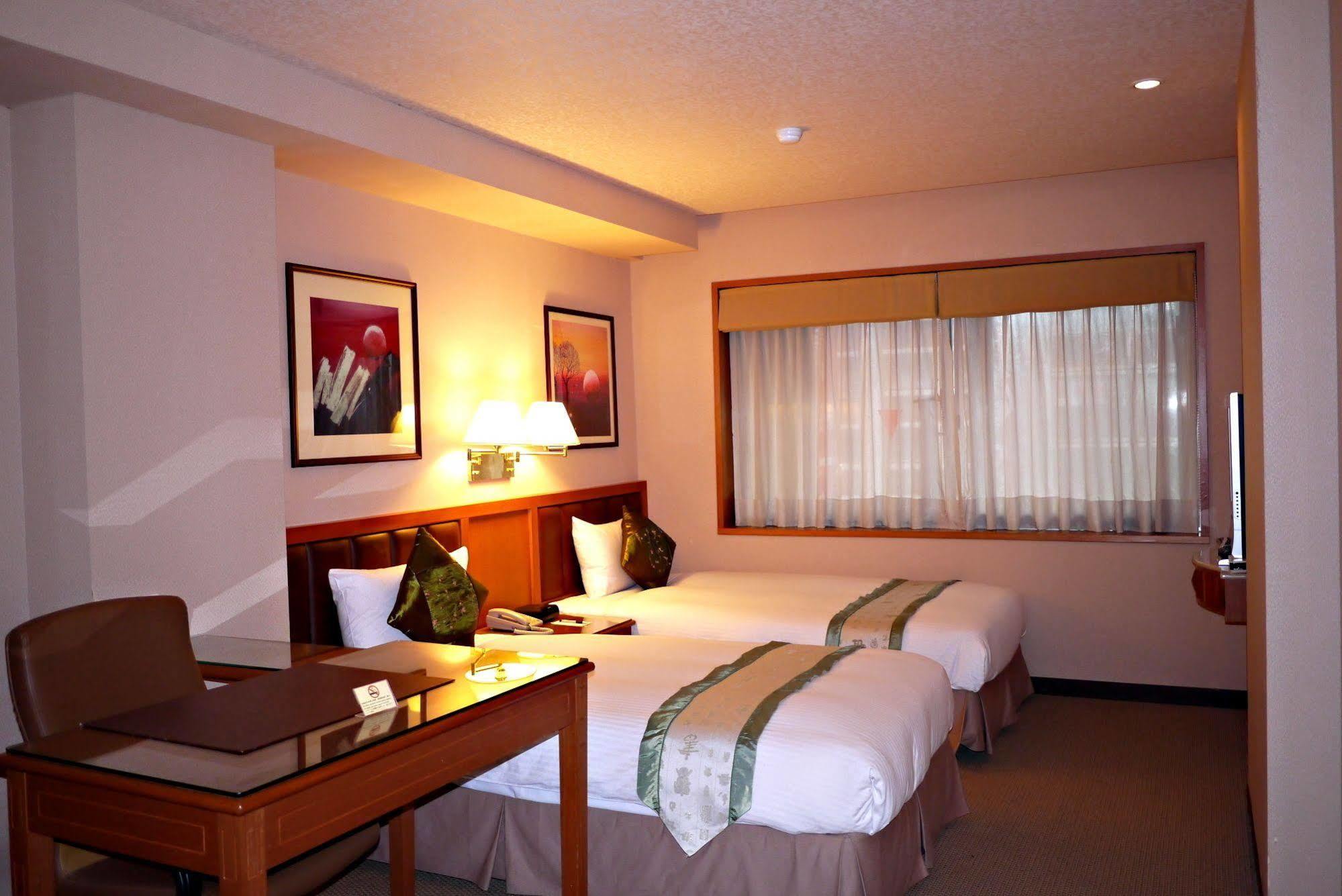 First Hotel Taipei Extérieur photo