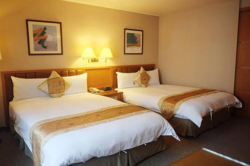 First Hotel Taipei Extérieur photo