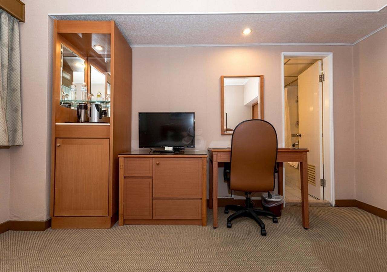 First Hotel Taipei Extérieur photo